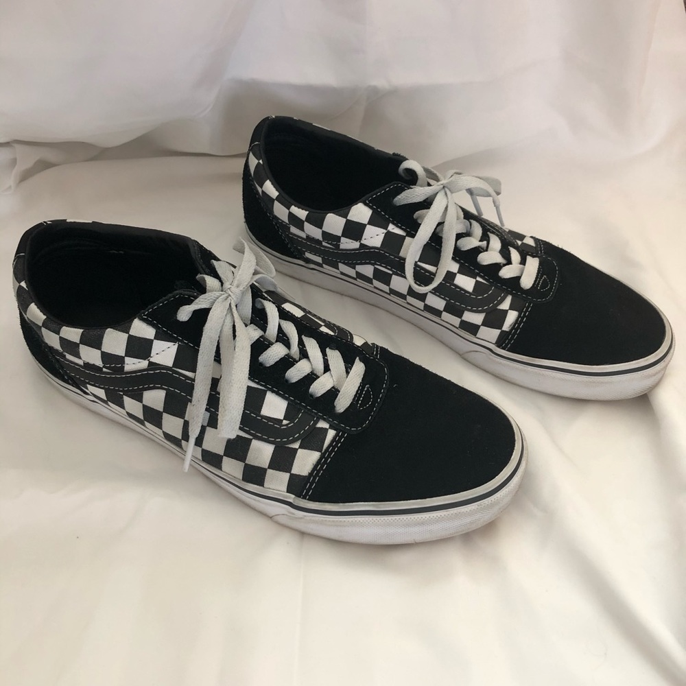Men’s Checkered Vans Size 9 1/2